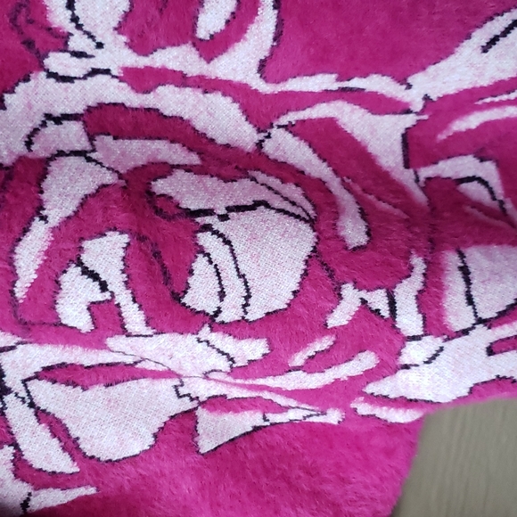 LAST CHANCE DONATING TONIGHT SALE PINK Floral Women's Sweater - Picture 2 of 6